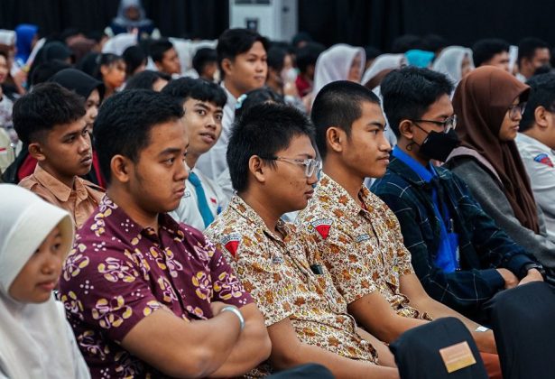 Pelajar mengikuti acara EJSLS Vol. 2